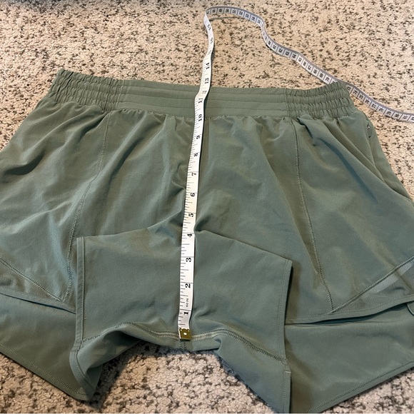 Lululemon Rosemary Green LII Hotty Hot 4” Lined Athletic Shorts Size 8 - Picture 6 of 7